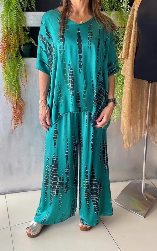 Chic en vloeiend satijnen tweedelige set voor vrouwen met moeiteloze charme en stijl | Yfke