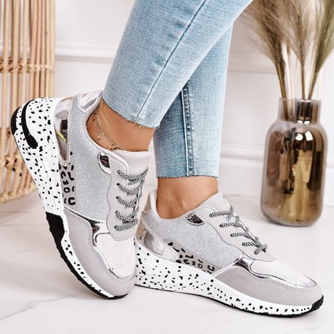 Ademend en Casual Dames Dikke Platform Lace-Up Sneakers Met Hoog Platform Ideaal Voor Sporten | Lizzy